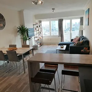 Vlak Aan Zee Oostende